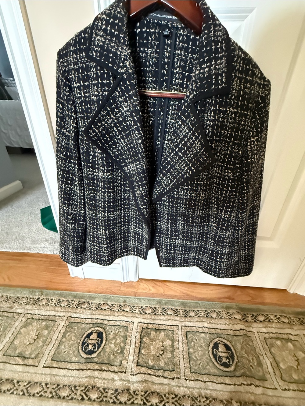Ellen Tracy Black and White Tweed Blazer